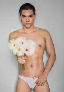 โม-วรวัฒน์