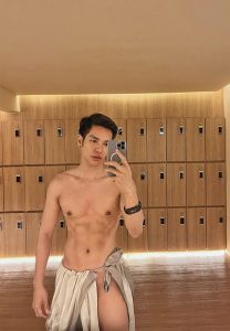 โม-วรวัฒน์