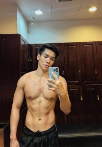 โม-วรวัฒน์