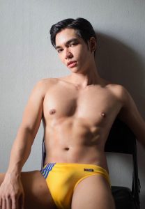 โม-วรวัฒน์