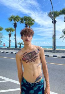 ปอม-ปาร์คเกอร์-หล่อมาก