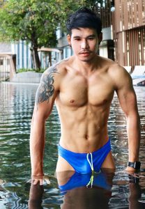 พงษ์-นวดประกอบเพลง-หล่อ