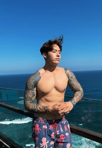 Titus-Low-ทะเล