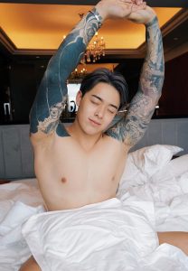 Titus-Low-ฮอตมาก