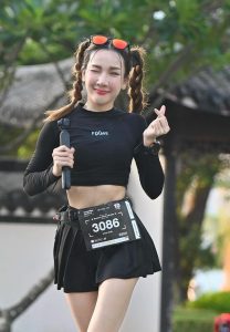 ตุ๊ดตู่-สุภาพร-ยิ้ม