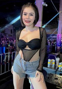 Dow-Arpornrat-แซ่บ