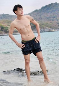 มอส-ศักดิ์สิทธิ์