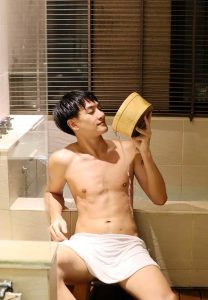 มอส-ศักดิ์สิทธิ์