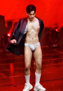 ฉลาม-แทงค์