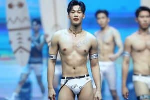 ฉลาม-แทงค์